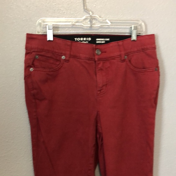 Torrid Bombshell Flare Super Soft High-Rise Jeans rhubarb red Women's 12R pants - Picture 3 of 14